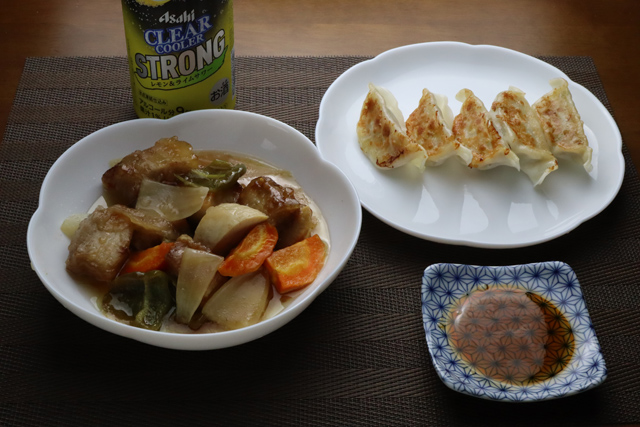 黒酢酢豚と餃子