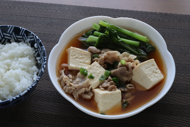 豚バラと小松菜の肉豆腐