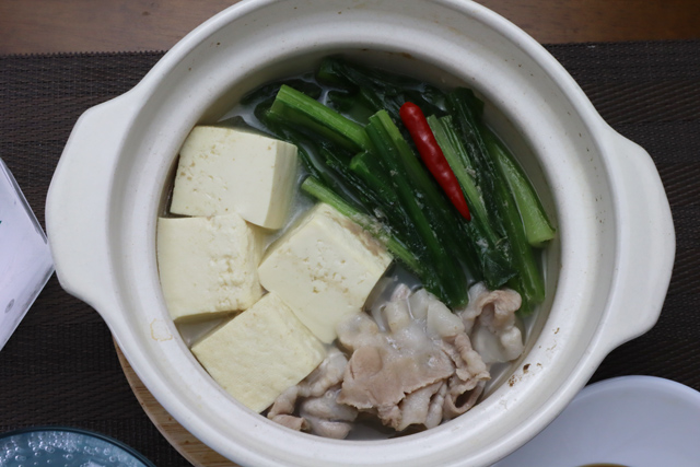 豚バラ/小松菜入り湯豆腐