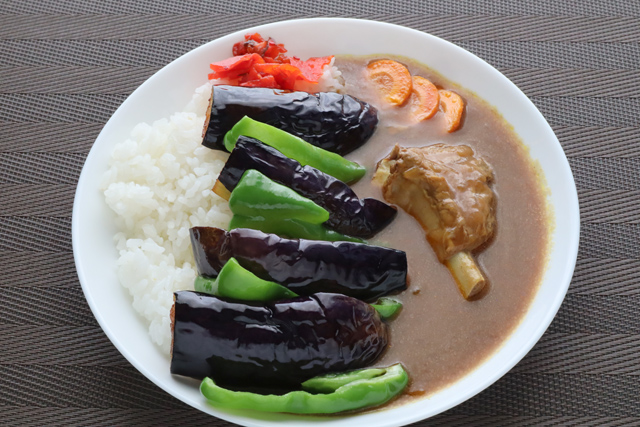 夏野菜スペアリブカレー