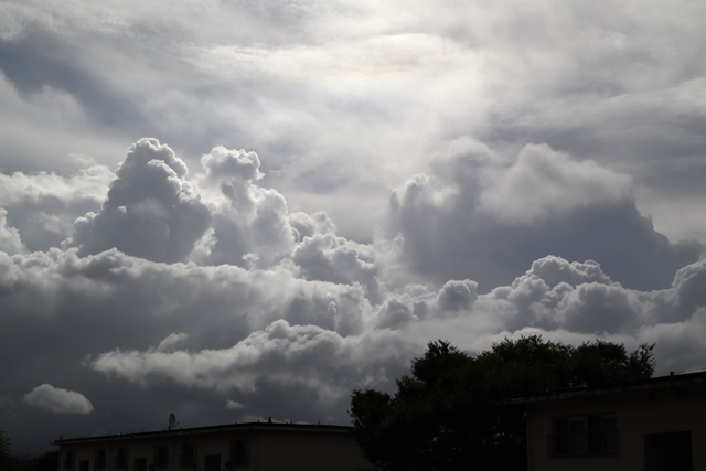 神々しい朝の空