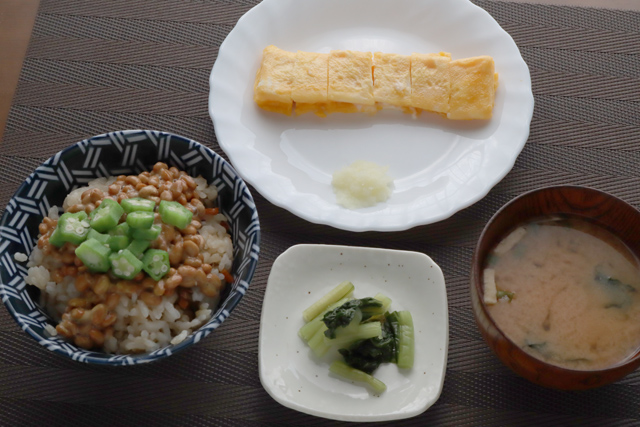 玉子焼きと納豆