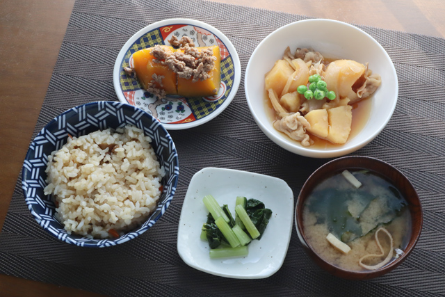 肉じゃがとかぼちゃのそぼろ煮