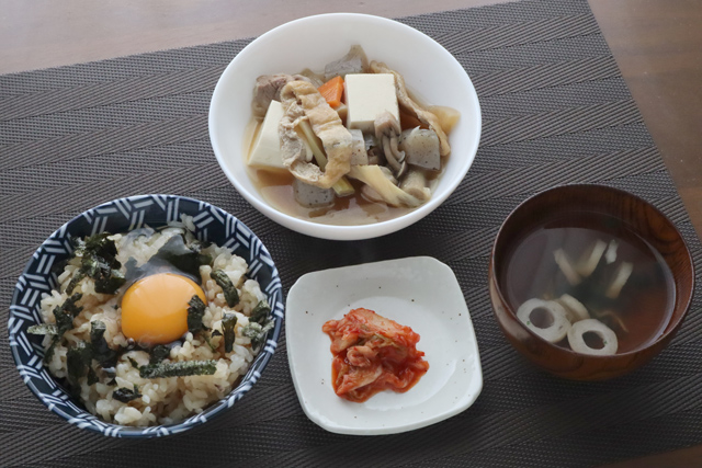 けんちん汁と卵かけご飯