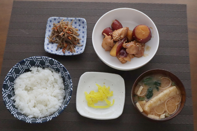 鶏モモとサツマイモの甘辛煮