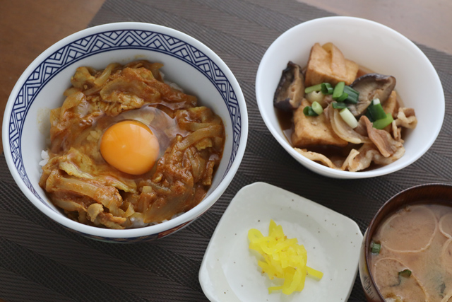 カレー豚丼と肉豆腐