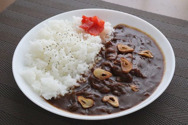 フライドガーリック黒カレー