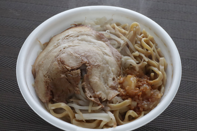 デカ豚ラーメン