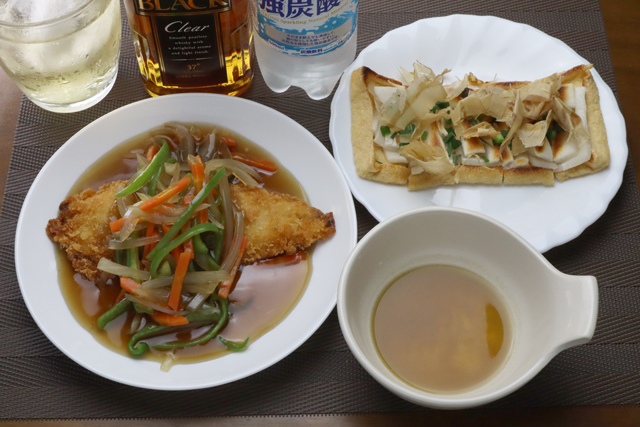 鯖フライ野菜餡かけと餅油揚げ焼き