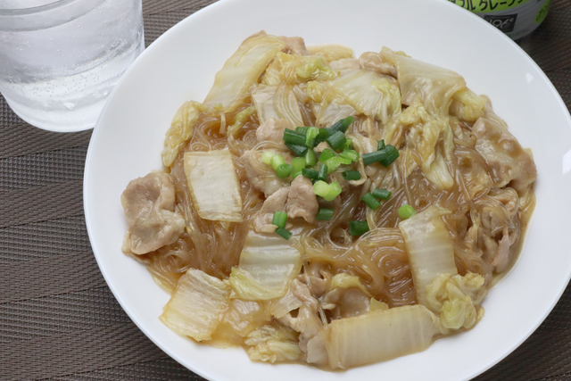 豚肩ロースと白菜と春雨の炒めもの