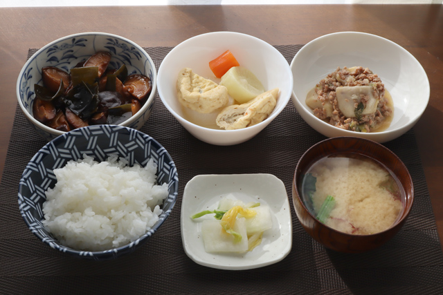 煮物/里芋肉あんかけ/昆布と椎茸の佃煮