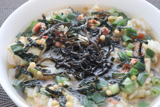 炊き込みご飯のお茶漬け