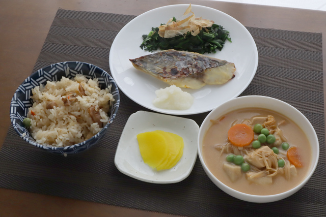 鰆の西京焼き/炊き込みご飯/鶏汁