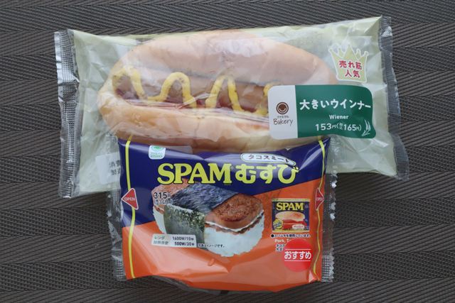 SPAMにぎりとソーセージパン