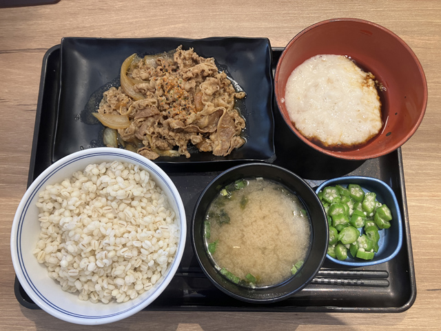 牛皿麦とろ御膳
