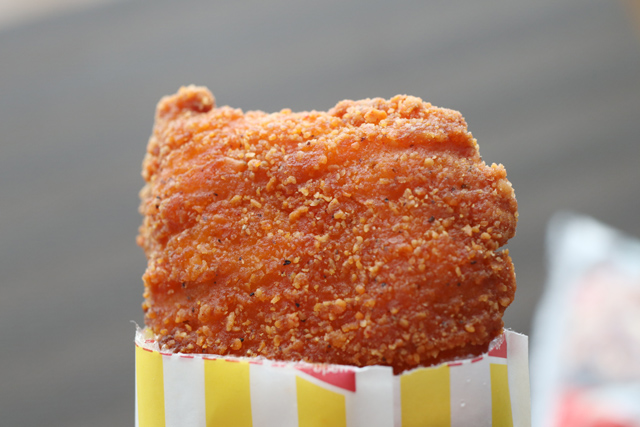 ファミチキレッド