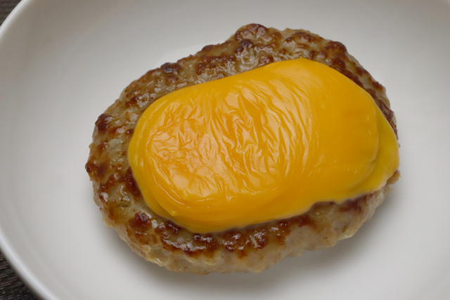 チーズオンハンバーグ