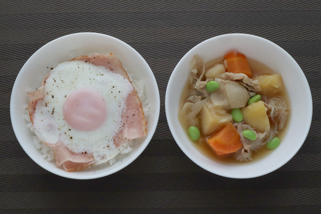 ベーコンエッグ丼と肉じゃが