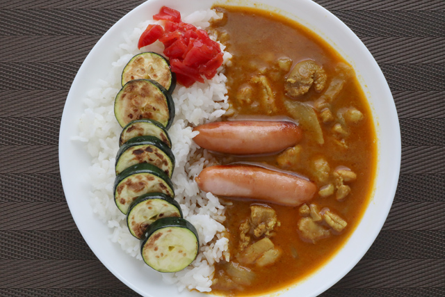 ソーセージズッキーニカレー