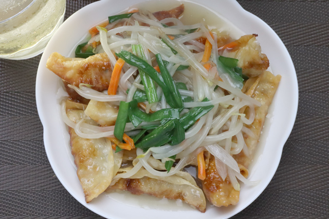野菜餡かけ揚げ餃子