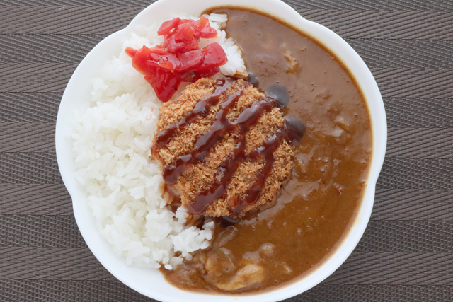 メンチカツカレー