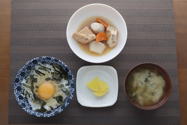 煮物と卵かけご飯