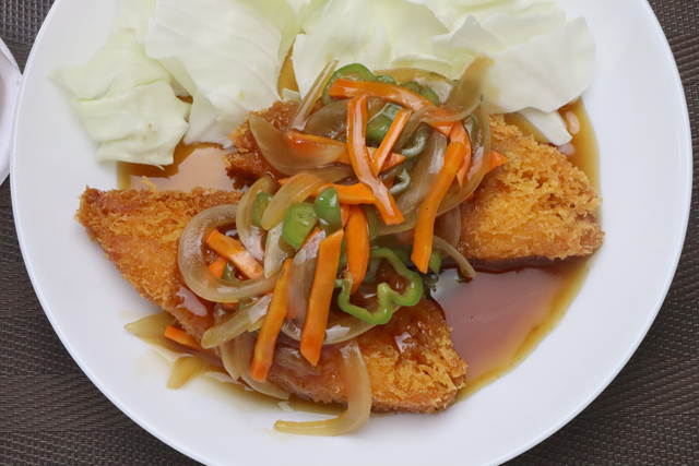 サーモンフライの野菜あんかけ