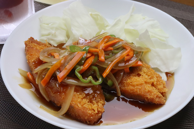 サーモンフライの野菜あんかけ