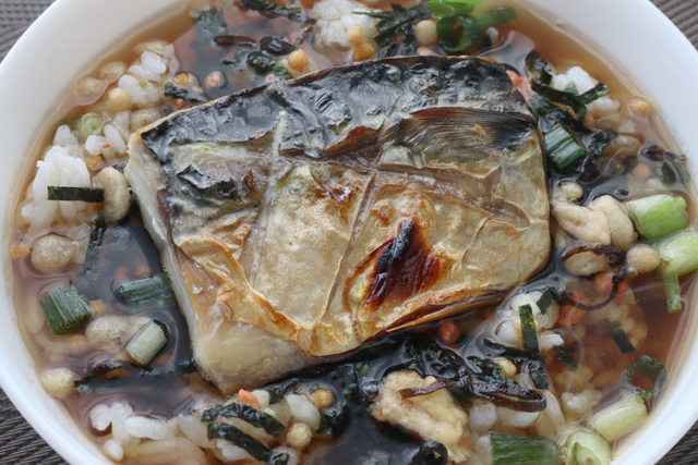 鯖麦茶漬け