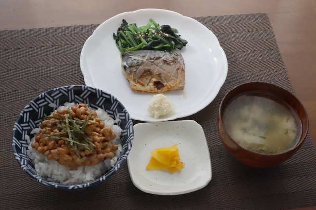 焼き鯖と納豆