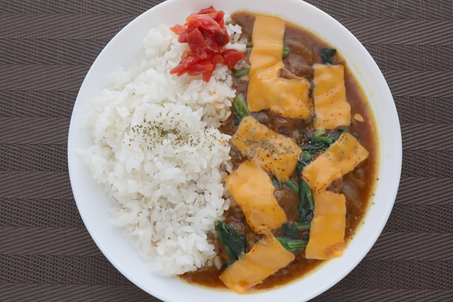 チーズほうれん草カレー