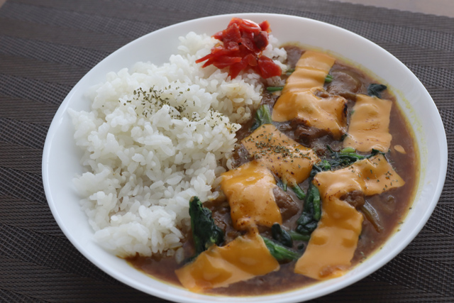 チーズほうれん草カレー