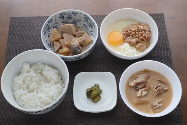 全卵納豆と鰹の煮物