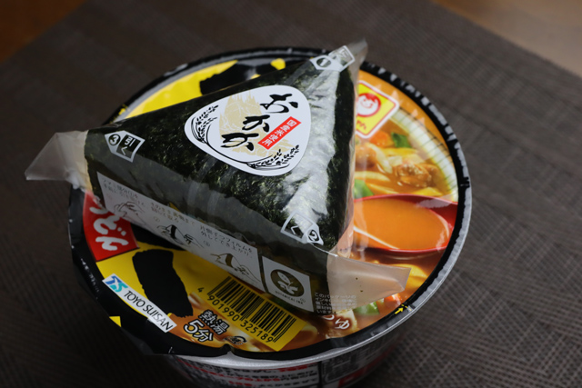 カレーうどんとおにぎり