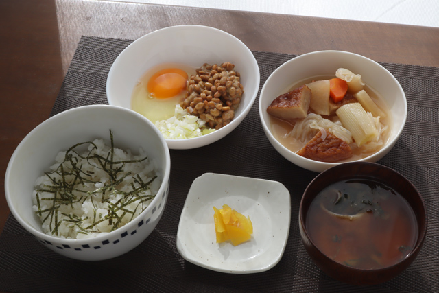 全卵納豆と煮物