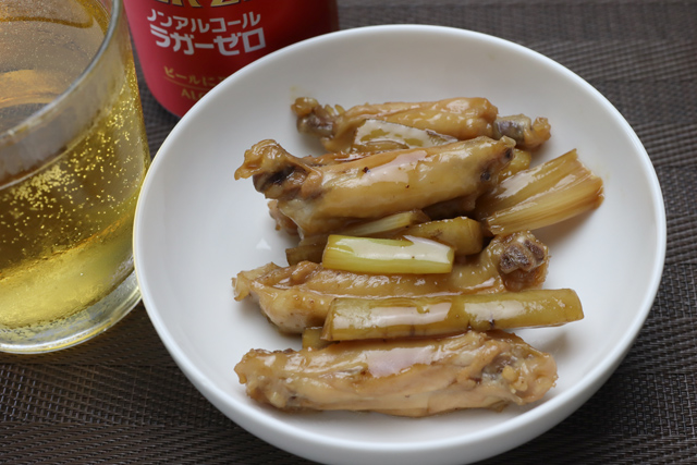 手羽中とゴボウの煮物