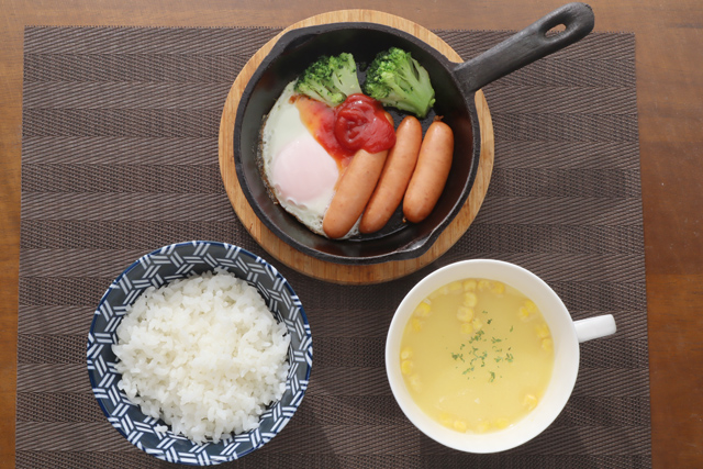 ソーセージエッグ