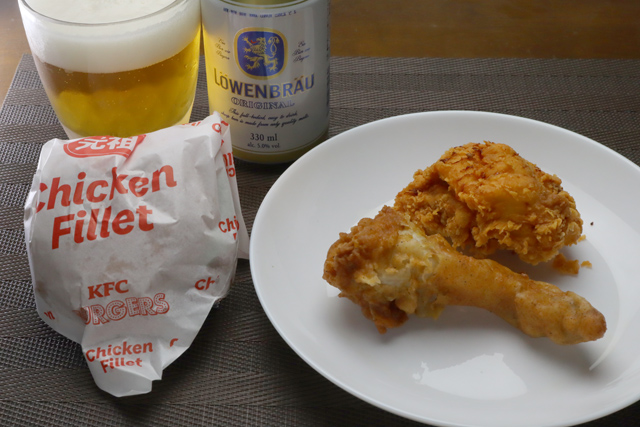 ケンタッキーフライドチキンとチキンフィレバーガー