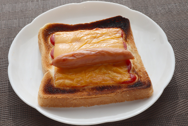 食パンチーズドッグ