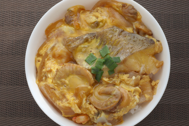 海鮮卵とじ丼