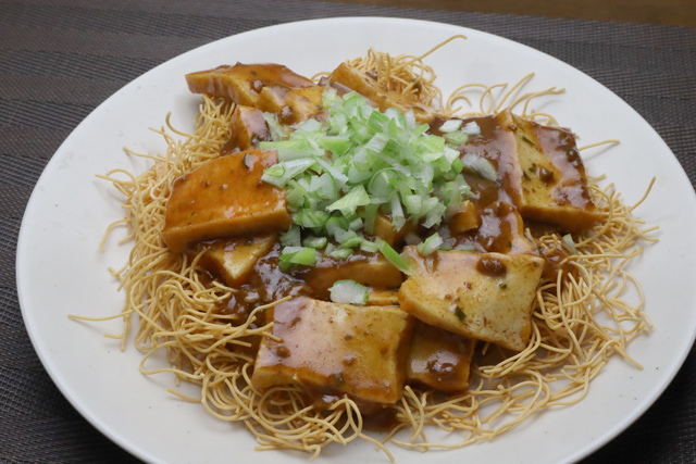 麻婆厚揚げ皿うどん