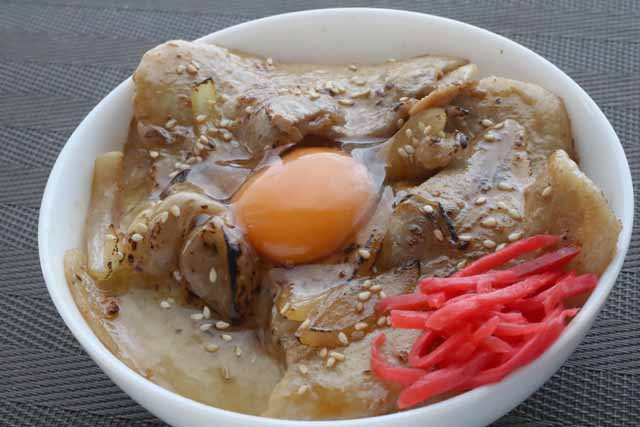 豚バラ焼肉丼