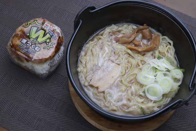 醤油ラーメンとつくねにぎり