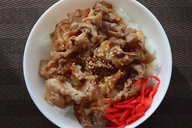 豚バラ味噌焼き丼