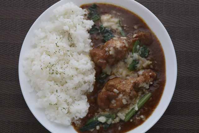 手羽元チーズほうれん草カレー