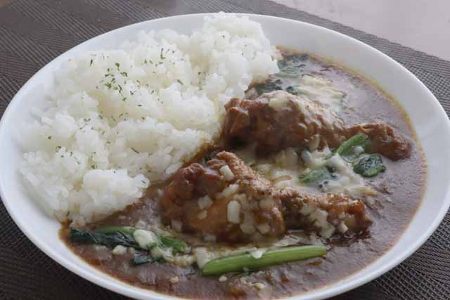 手羽元チーズほうれん草カレー