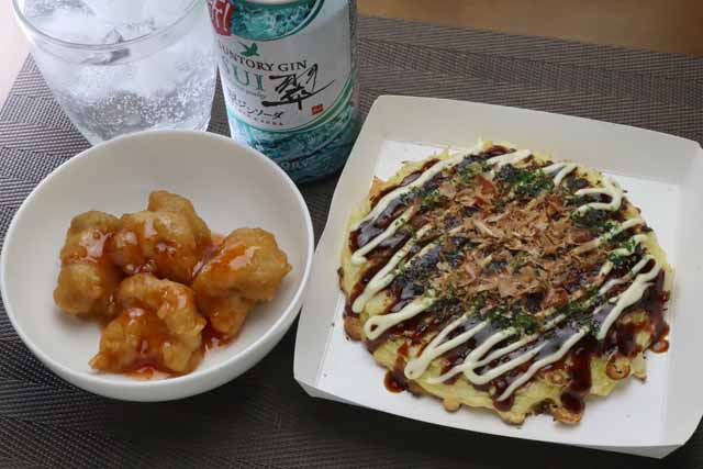 お好み焼きとスイートチリソース唐揚げ